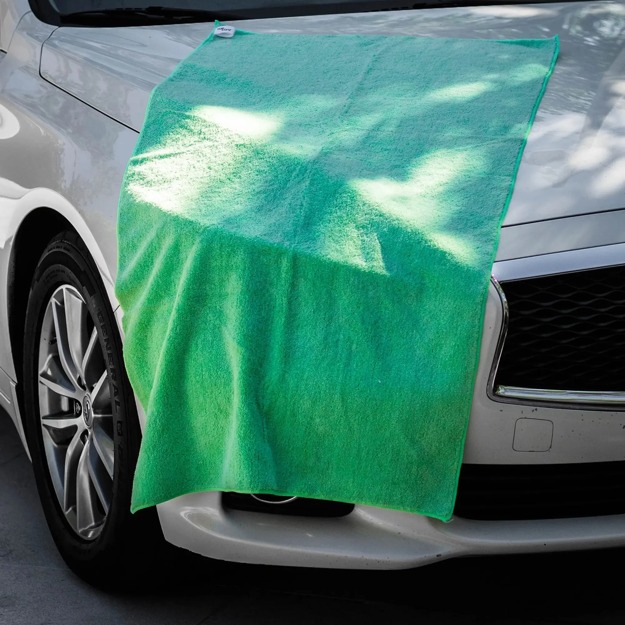 MycroPro™ 54" x 27" Microfiber Drying Towel - Image 3